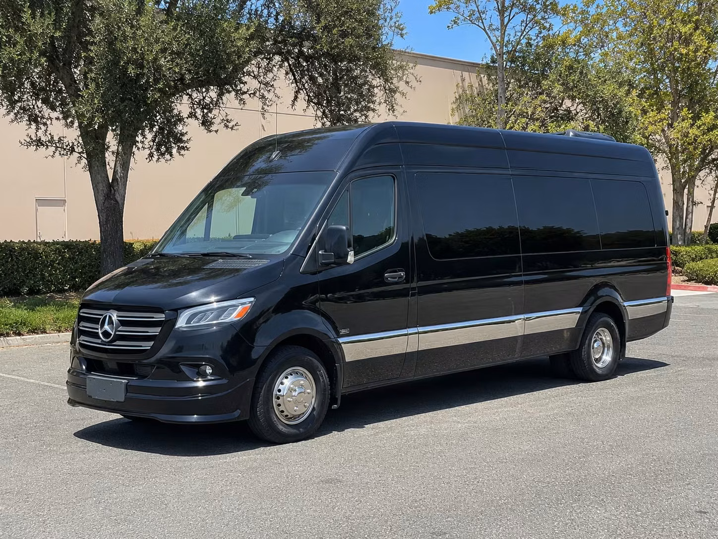 honolulu sports team bus rentals
